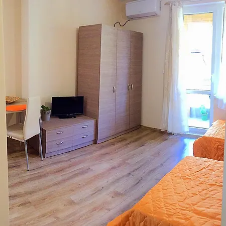 Studio Orange Apartment *